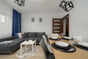 Klimasa White&Blue Apartment with Balcony in Wrocław by Noclegi Renters